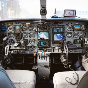 cockpit-6381367_640-ezgif.com-jpg-to-webp-converter